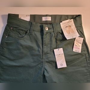 Curve Appeal high-rise comfort waist skinny jeans. Size 6/28.
